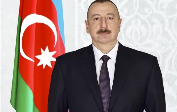 İlham Əliyev və Mehriban Əliyeva Anım Günü ilə əlaqədar Bakıdakı Zəfər parkında olublar