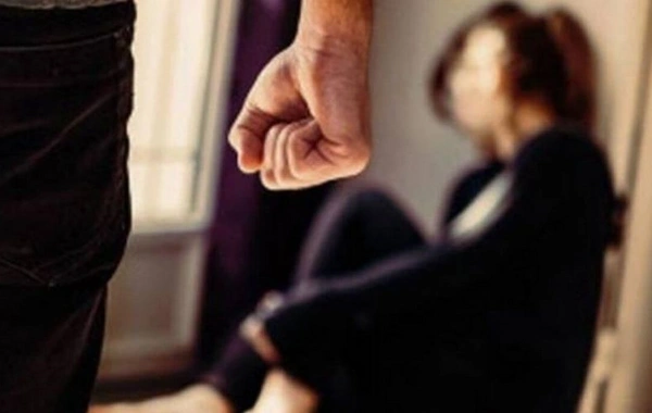 Bakıda ər arvadının əlini qızdırılmış açarla yandırdı - TƏFƏRRÜAT