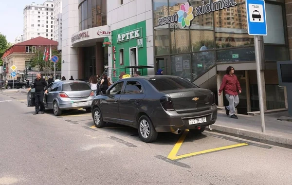 Bakının daha bir küçəsində minib-düşmə yeri təşkil edildi