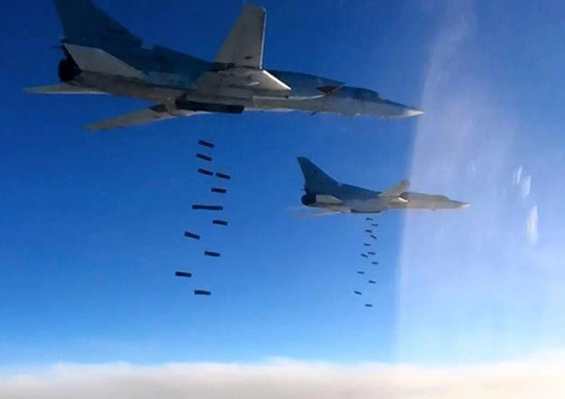 ABŞ İranı bombalayan B-1-lərin görüntülərini yaydı - Video
