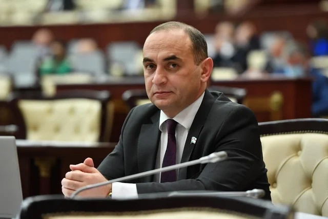 Müəllimlərin tiktokerlik sevgisinə sərt etiraz: "Məsələyə mütləq şəkildə baxılmalıdır" - Foto