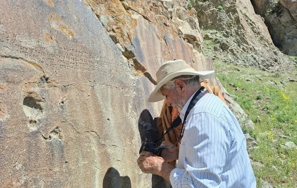 2800 il yaşı olan qayaüstü mixi yazılı mətnin yeri müəyyən edildi - FOTO