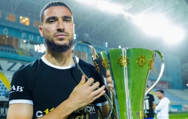 Abbas Hüseynov "Qarabağ"dan ayrıldı