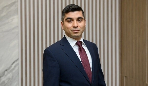 Nazir müavini təyin edilən jurnalist oğlunun - Dosyesi