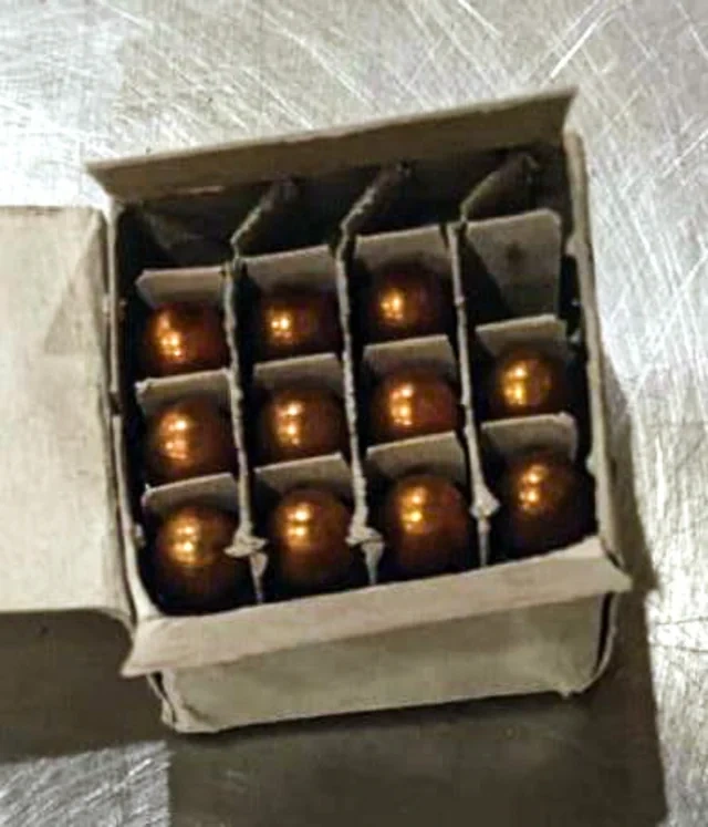 Bakıya gələn əcnəbinin ayaqqabısında patronlar tapıldı - FOTO