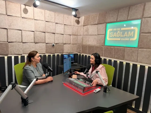 Ekspert: "Sosial media qadınları normal doğuşdan uzaqlaşdırır və qeysəriyyəyə sürükləyir" - FOTO