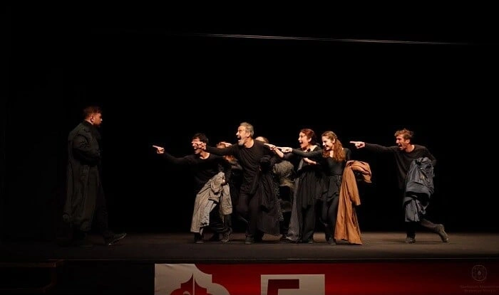 Pantomim Teatrı Şəkidə “Şinel” tamaşası ilə çıxış etdi - Foto