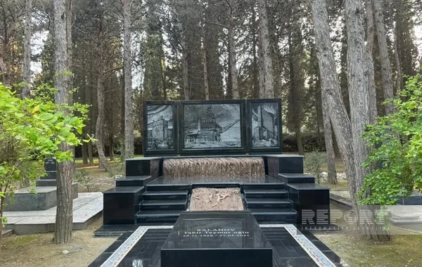 Xalq rəssamı Tahir Salahovun qəbirüstü abidəsi ucaldılıb - FOTO