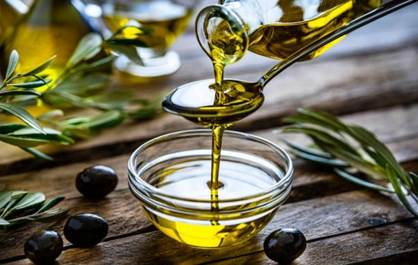 Zeytun yağı qulluq vasitəsi kimi hansı dəriyə uyğundur?