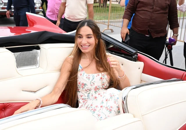 Leyla Əliyeva və Arzu Əliyeva klassik avtomobillərin yürüşü və sərgisini izləyiblər - FOTO