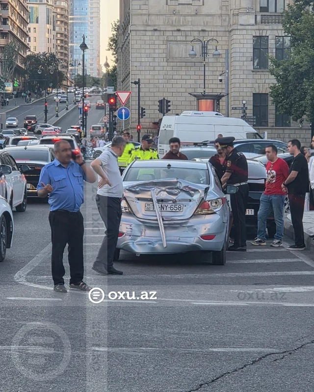 Bakıda avtobusun iştirakı ilə zəncirvari QƏZA - FOTO