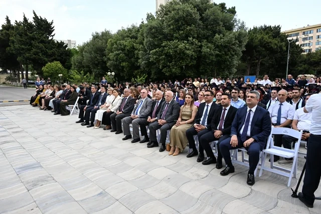 Azərbaycan Əmək və Sosial Münasibətlər Akademiyasında "Məzun günü" qeyd olunub - FOTO