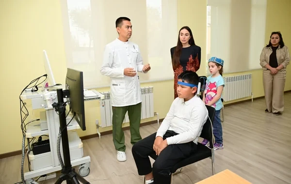 Leyla Əliyeva Səmərqənddə xüsusi qayğıya ehtiyacı olan uşaqlar üçün yaradılan mərkəzlərin fəaliyyəti ilə tanış olub - Foto