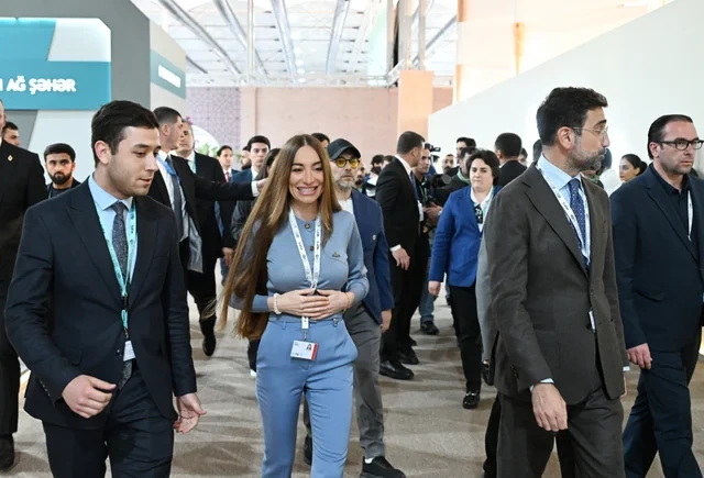 Leyla və Arzu Əliyevalar "Urban Expo" sərgisi ilə tanış olublar - FOTO