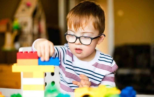 Autizm niyə oğlan uşaqlarında daha çox rast gəlinir?