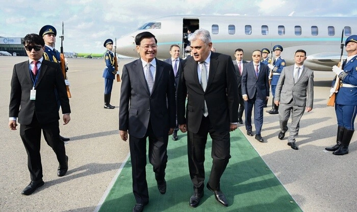 Laos prezidenti Azərbaycana gəldi - Foto
