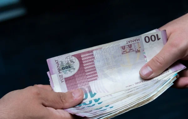 Tur paketləri adı altında dələduzluq: Şübhəli bilinən qadın ölkədən qaçdı