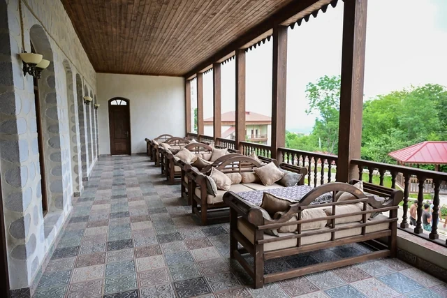 Prezident İlham Əliyev Şuşada "Yasəmən" hotelinin yeni korpusları ilə tanış olub - FOTO