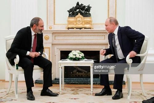 Kremlin İrəvanla bağlı siyasəti: Buna məcburdur!