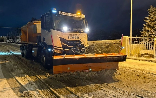 Bakıda qarlı hava ilə əlaqədar icra hakimiyyətləri gücləndirilmiş iş rejimində çalışırlar
