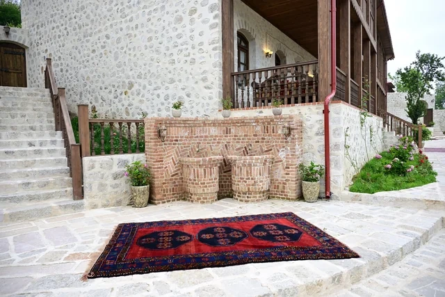 Prezident İlham Əliyev Şuşada "Yasəmən" hotelinin yeni korpusları ilə tanış olub - FOTO