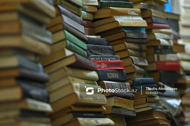 Kitab və sənətsevərlərin ünvanı: Köhnə disklər və unudulan əsərlər - FOTOREPORTAJ