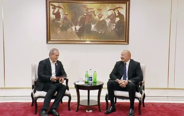Əliyevlə Pezeşkianın səmimi dialoqu: "Azərbaycan suyundan da için" - VİDEO