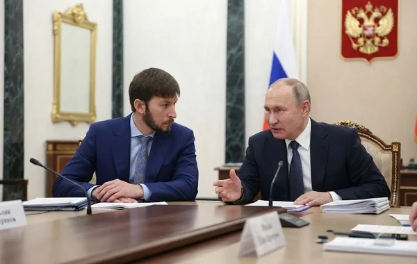Putinin köməkçisi Azərbaycana gəlib - FOTO