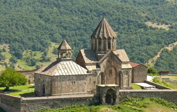 Dövlət Xidmətinin rəisi: "İşğal dövründə Gəncəsər monastırından qəbirlər çıxarılaraq aparılıb"