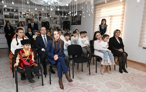 Leyla Əliyeva və Alyona Əliyeva Gəncədə uşaq evində olublar