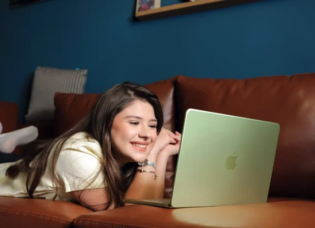 "MacBook Neo": "Apple" ekosisteminə ilk addımınız - FOTO