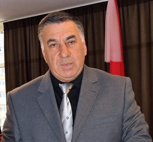"Sədərək" Ticarət Mərkəzində hicablı xanımlar işdən çıxarılırlar?