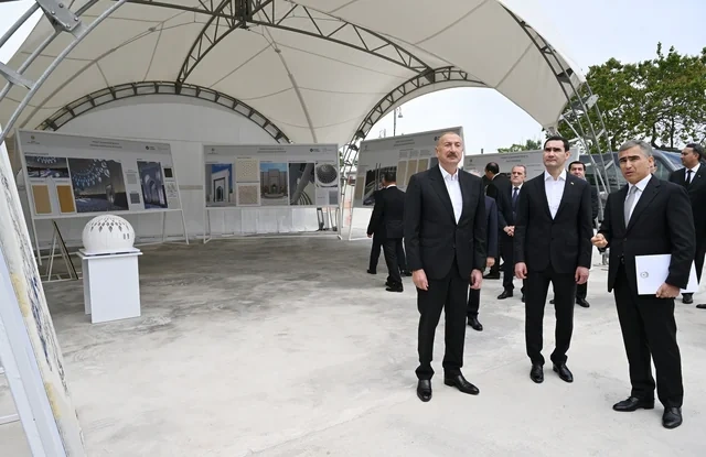 Azərbaycan və Türkmənistan prezidentləri Şuşa məscidində tikinti işlərinin gedişi ilə tanış olublar - FOTO