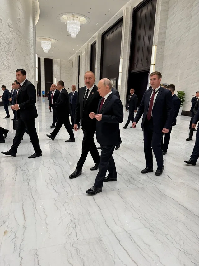 İlham Əliyev Bişkekdə Vladimir Putin ilə söhbət etdi - FOTO