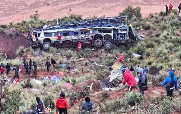 Boliviyada avtobusun aşması nəticəsində azı səkkiz nəfər ölüb