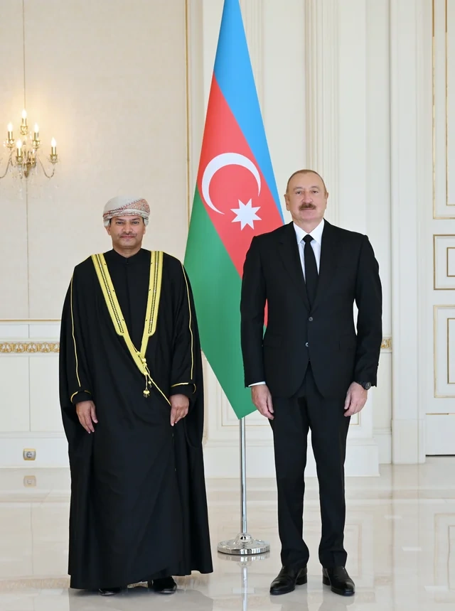 İlham Əliyev Omanın Azərbaycana yeni təyin olunmuş səfirinin etimadnaməsini qəbul edib - FOTO