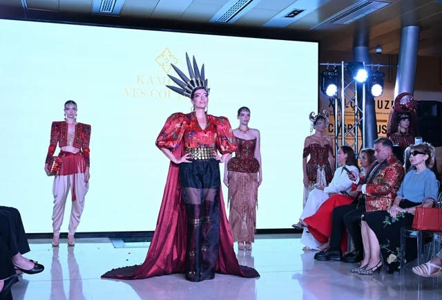 Azərbaycan Milli Xalça Muzeyində "Zamanın naxışları" moda nümayişi təşkil olunub - FOTO