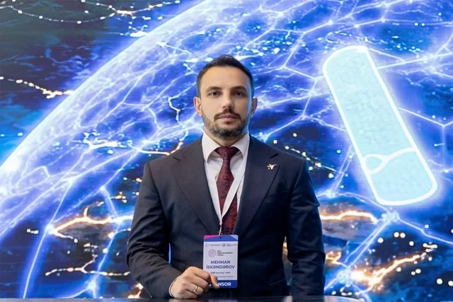 Kibertəhlükəsizlik eksperti: "Uşaq telefon əlindən alınanda əsəbiləşirsə, bu, artıq siqnaldır" - FOTO