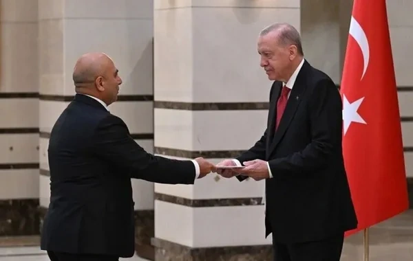 Azərbaycanın Türkiyədəki yeni səfiri etimadnaməsini Rəcəb Tayyib Ərdoğana təqdim edib - FOTO