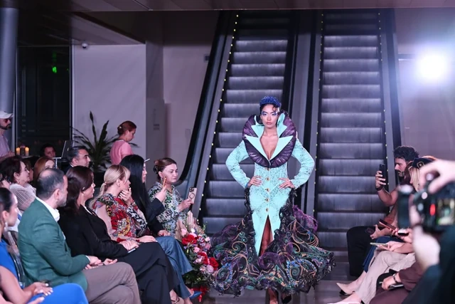 Azərbaycan Milli Xalça Muzeyində "Zamanın naxışları" moda nümayişi təşkil olunub - FOTO