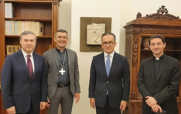 Dövlət Komitəsinin sədri Vatikanın Apostol Kitabxanasının və Apostol Arxivinin rəhbəri ilə görüşüb