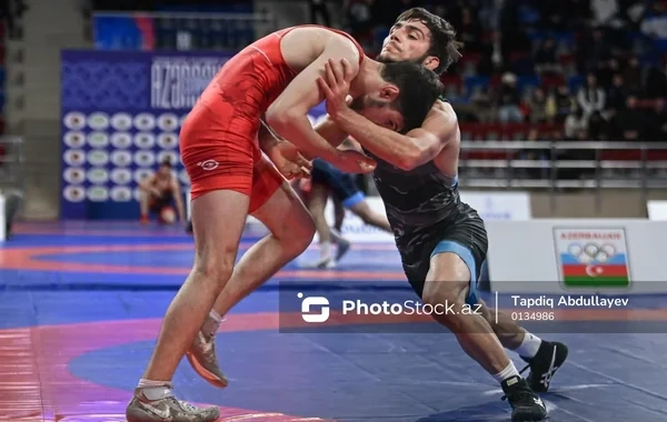 Güləş üzrə U17 dünya çempionatının medalları təqdim olundu - FOTO