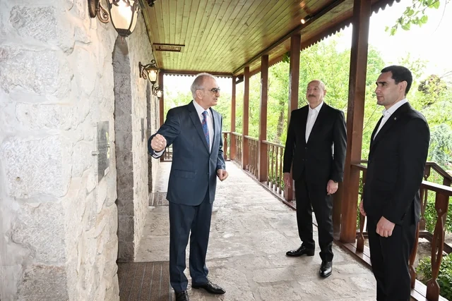 İlham Əliyev və Sərdar Berdiməhəmmədov Şuşada Bülbülün ev-muzeyində olublar - FOTO