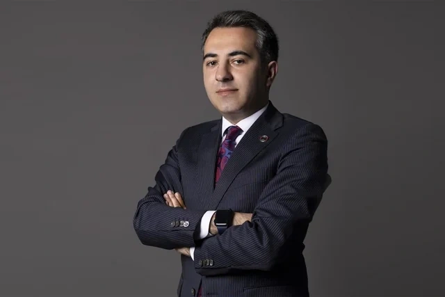 İllər sonra boşanma qərarı: Xarici seriallar uzunömürlü ailələrin dağılmasına səbəb olur? - Foto