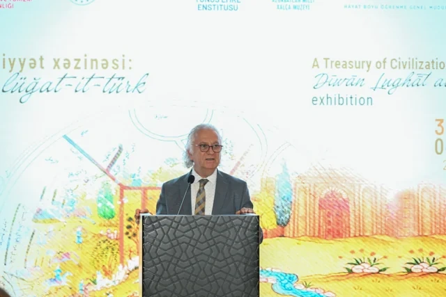 Azərbaycan Milli Xalça Muzeyində "Bir mədəniyyət xəzinəsi: Divanü lüğat-it-türk" sərgisi açılıb
