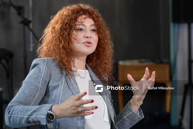 Səhnəyə təsadüfən gəldi, illərlə rol gözlədi: "Mənə "eqolu" deyirdilər, indi bundan zövq alıram" - VİDEOMÜSAHİBƏ