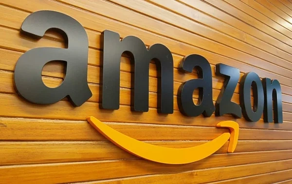 "Amazon" tarix yazdı: Şirkətin bazar dəyəri üç trilyon dolları ötdü