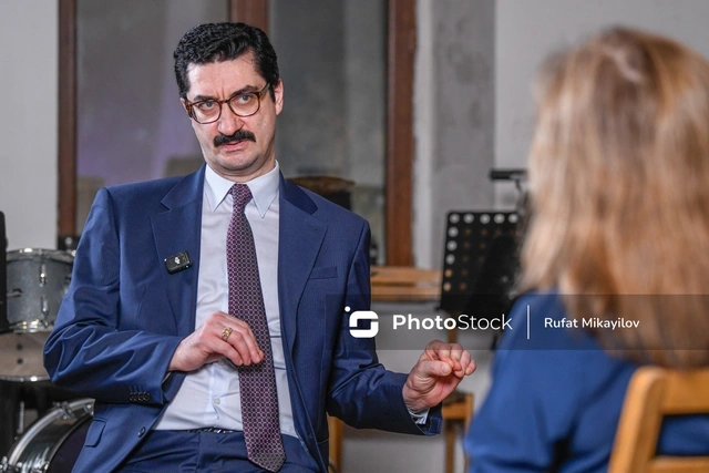 Dünya çartında Azərbaycan musiqisi səsləndirən Teymur Nadir: "Bu gün Qara Qarayevi tanımırlarsa, rok musiqisi nəyə və kimə lazımdır?"
