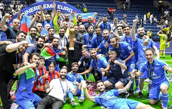 Minifutbol üzrə ikiqat Avropa çempionu olan Azərbaycan millisi VƏTƏNƏ QAYIDIB
