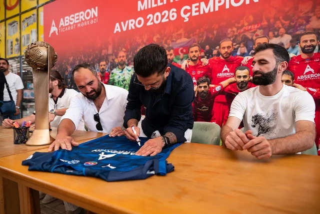 İkiqat qitə çempionları sponsor və azarkeşləri ilə görüşüblər